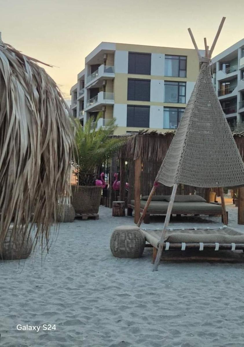 Constantinos Apartment Mamaia Nord นาโวดาริ ภายนอก รูปภาพ