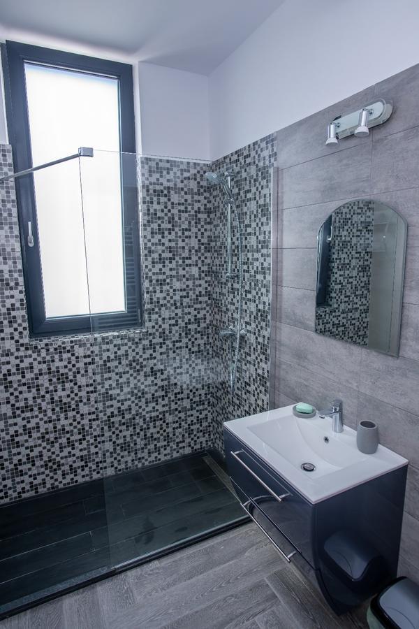 Constantinos Apartment Mamaia Nord นาโวดาริ ภายนอก รูปภาพ